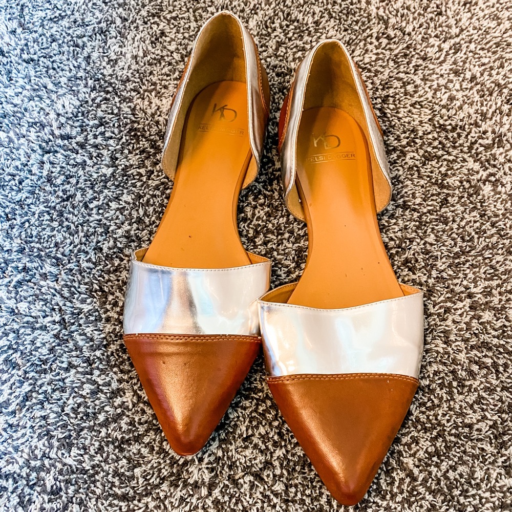 KELSI DAGGER pointy flats - GUC!